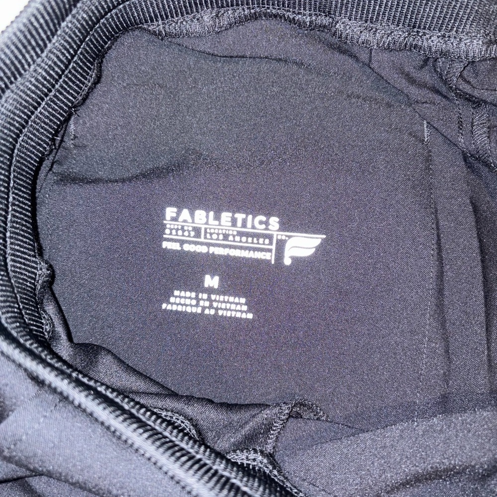 Women’s Fabletics Black Cargo Scrub Pant - Picture 2 of 3